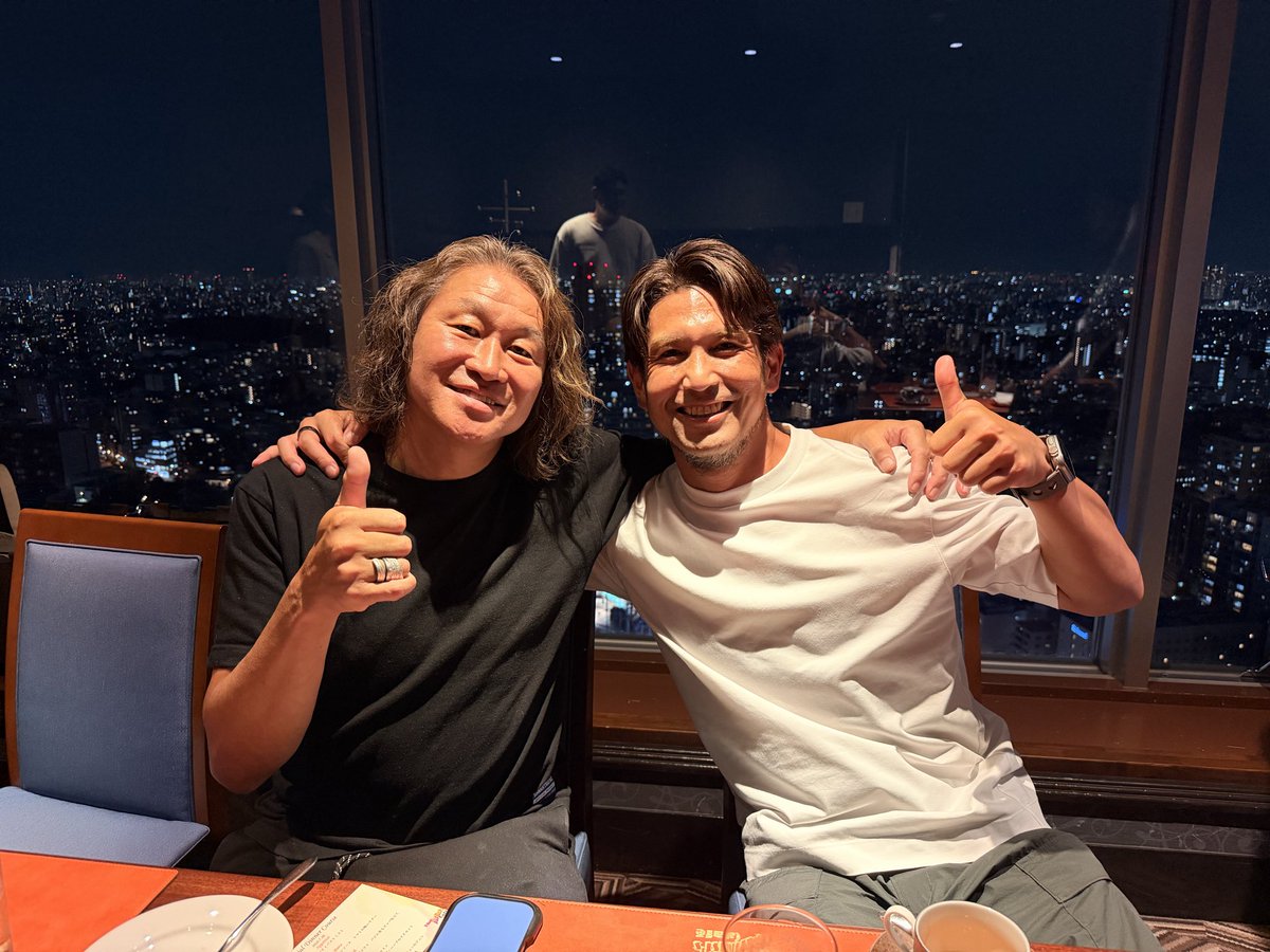 ryosuke_soltilo's tweet photo. 【映画「アンダードッグ」始動！！】
主演 水上恒司くんが野人岡野さんを演じます！
岡野さんが日本代表をワールドカップ初出場に導いたゴールから2027年で30年。
この歴史があっての日本サッカーの現在。
岡野さんの半生を描いた、このサッカー映画の「サッカー監修」をさせていただいています！
役者のみんなと昨年11月から来年1月の撮影開始に向けてトレーニングなどをしています！みんなのストイックな姿勢に負けないように頑張ります💪
1人でも多くの方に応援してもらえたら嬉しいです！
映画公開は2027年秋冬予定🗓️

https://t.co/JQp3TN32TJ

後援: 公益財団法人日本サッカー協会（JFA）、公益社団法人日本プロサッカーリーグ（Jリーグ）
@ikeda__masashi 
@koshi_mizukami 
@okano_yajin 
@godatomo1