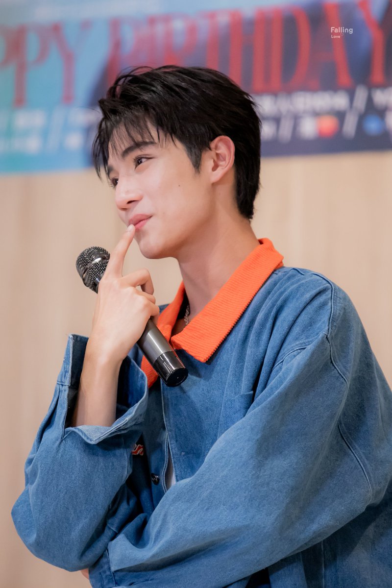 FallingLov3_'s tweet photo. 《20260730》

คนนึงเขินติดโบว์ อีกคนก็มองด้วยความเอ็นดู

EFM FANDOM WITH INNONGSA

#InnOngsaxFANDOMFANFIC
꒰ᐢ #innongsa  #อินองศา ᐢ꒱
@innjakkrasin @Ongsacelcius1 https://t.co/RC5mcjKZsg