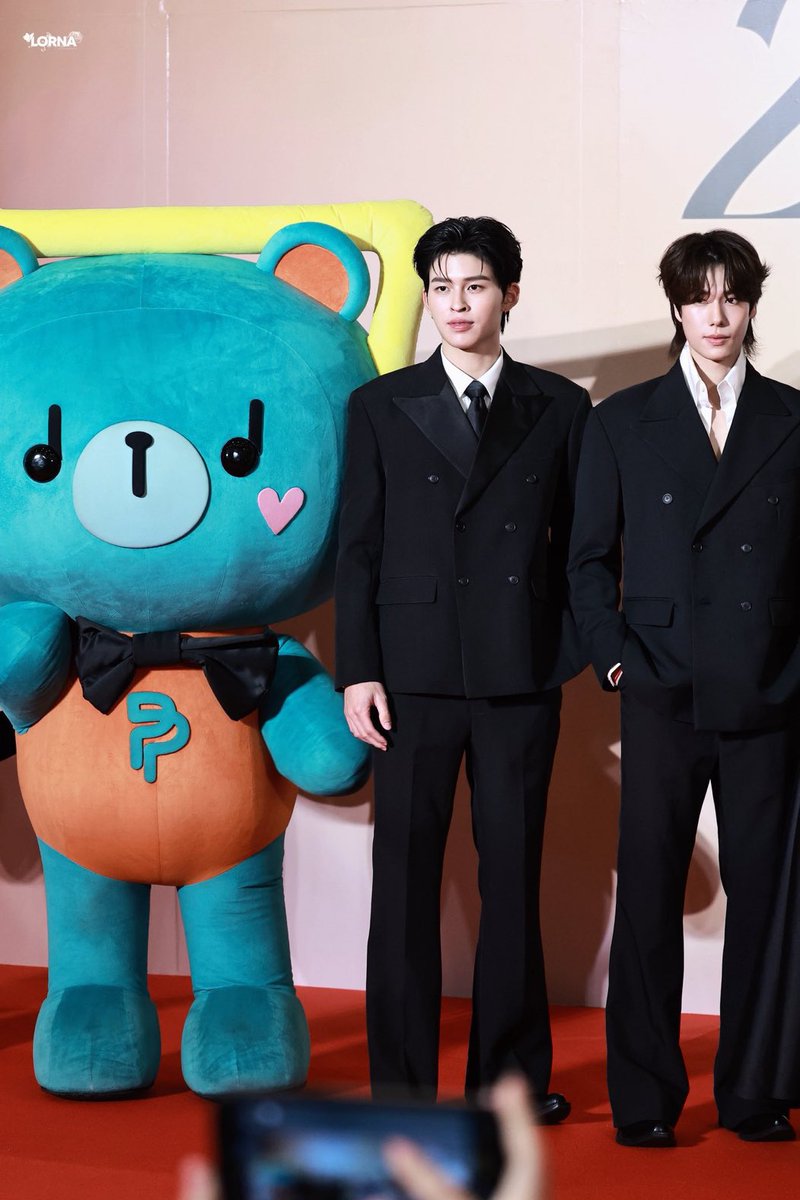 taskra_'s tweet photo. ปอนด์คิดว่าน้องจะตัวใหญ่เท่านี้ เพราะลูกฮีก็ตัวเท่านี้อะ55555555555555555555555555 https://t.co/mrvwjNrEgD