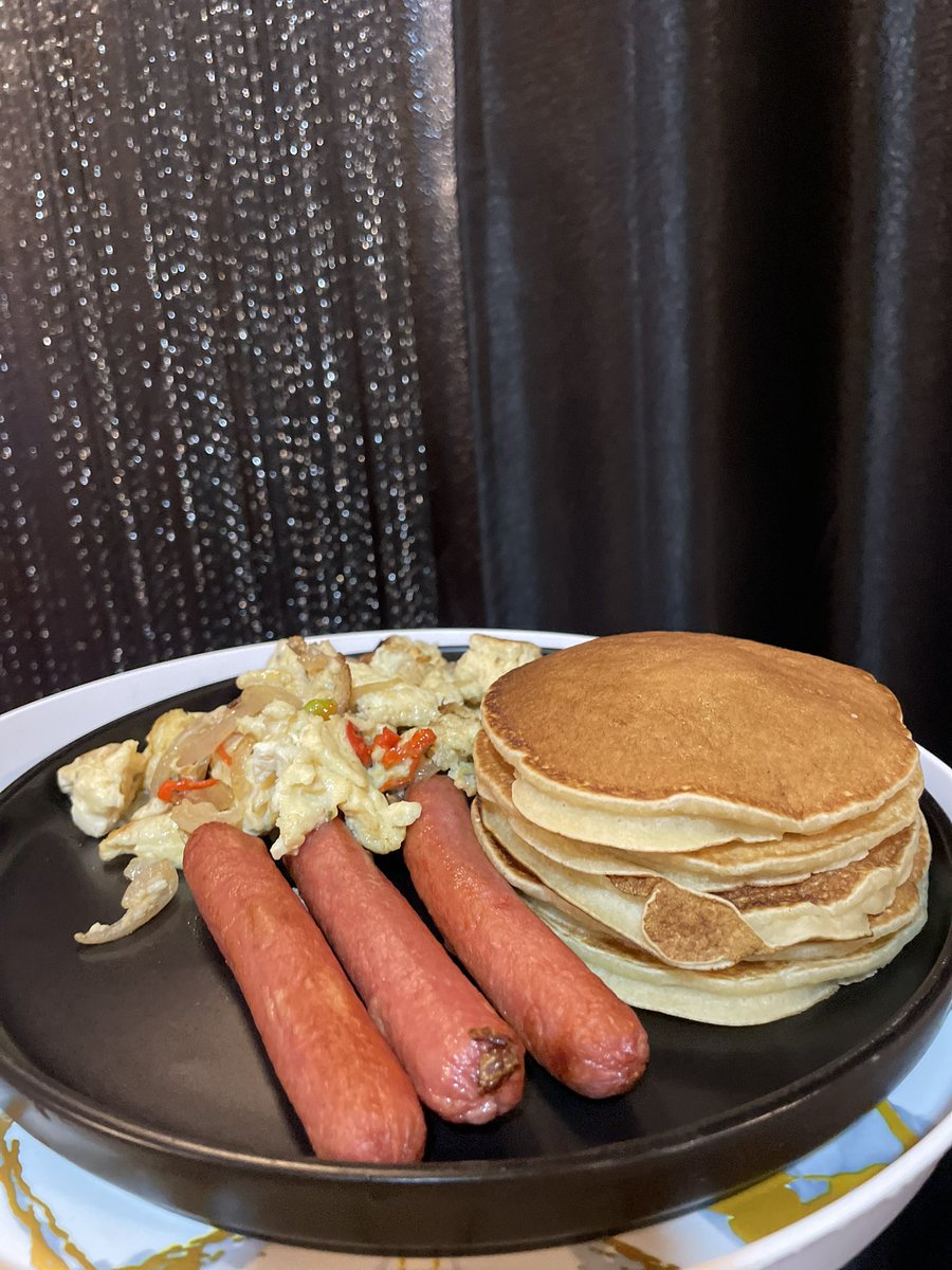TheekVeee's tweet photo. Moreen ohhhh 😁😁
TGIF my guys
International breakfast is available every morning
Hot fluffy pancakes with the tastiest eggs
7,000 only
With hotdogs 8,000
📍Funaab axis Abeokuta
Delivery to everywhere in abk
#iyaloja
#Vendorena https://t.co/4Y9tMM0paE