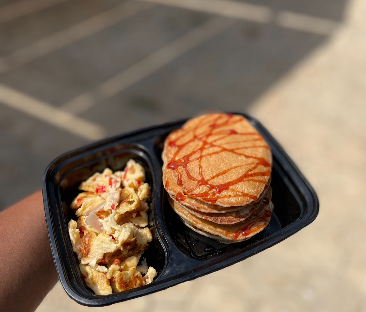 TheekVeee's tweet photo. Moreen ohhhh 😁😁
TGIF my guys
International breakfast is available every morning
Hot fluffy pancakes with the tastiest eggs
7,000 only
With hotdogs 8,000
📍Funaab axis Abeokuta
Delivery to everywhere in abk
#iyaloja
#Vendorena https://t.co/4Y9tMM0paE