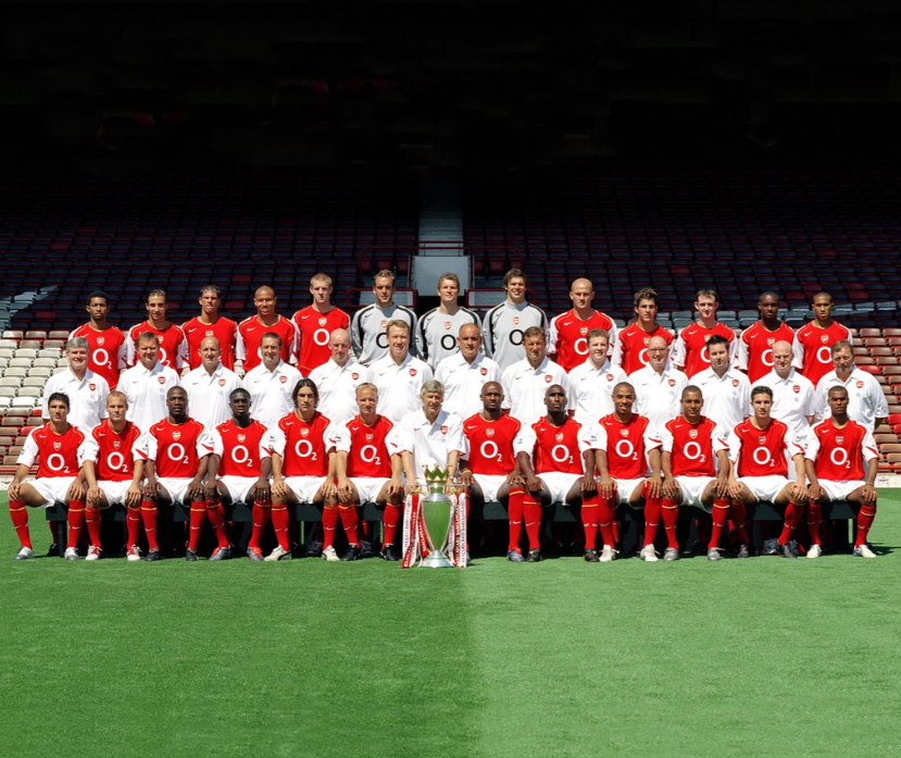 Gunnersc0m's tweet photo. 22 years ago today, the 2004/2005 photo-shoot. https://t.co/NEMsJe4hoa