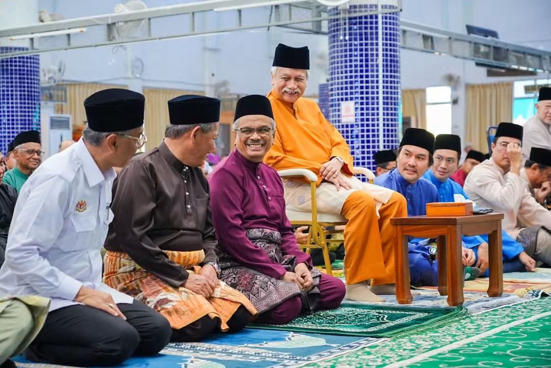 bumilangit's tweet photo. Taktahu kenapa rasa sayu tengok foto ni... https://t.co/dAbIeThlg3