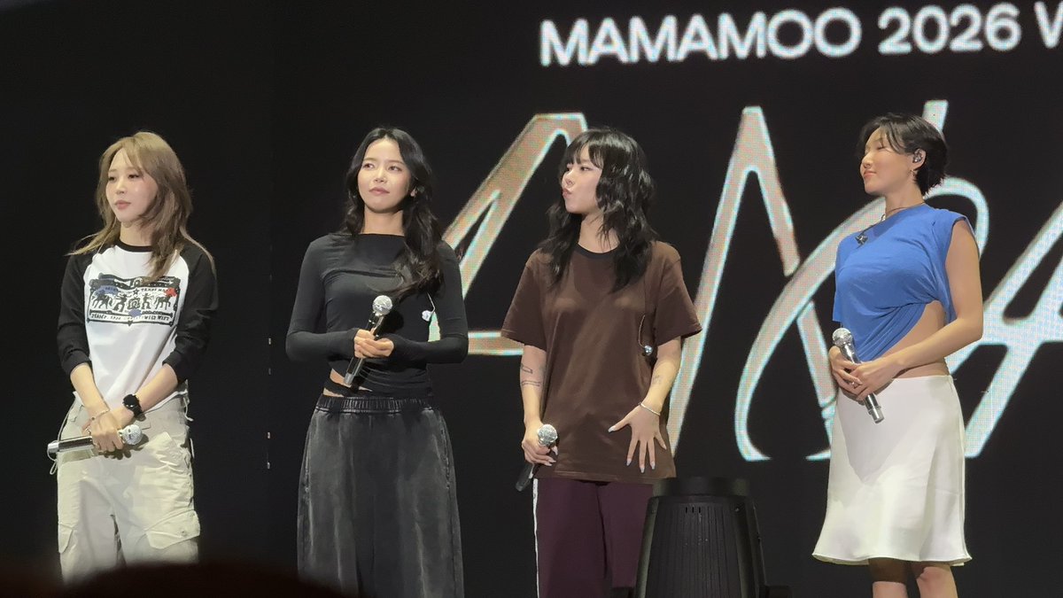 chachitiauzon's tweet photo. Soundcheck done ❤️💙🤍💛

#MAMAMOO #4WARD 
#MAMAMOO_2026_WORLD_TOUR
#MAMAMOOinSingapore https://t.co/6K0cec1jvH