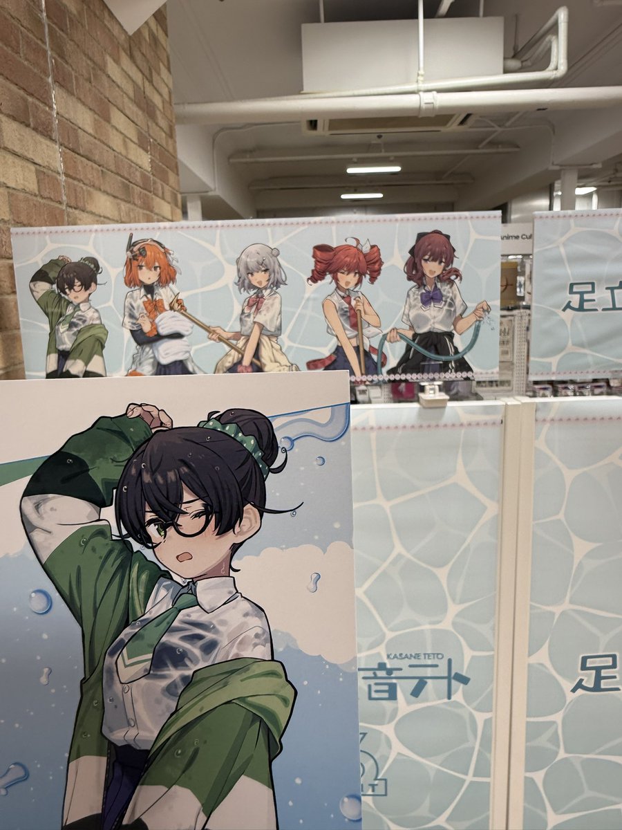 risingixa's tweet photo. 浅草のTOKYO6プール開きグッズのポップアップストアで千冬ちゃんたちをお迎えしてきました！！ https://t.co/1U9ijX2Sme