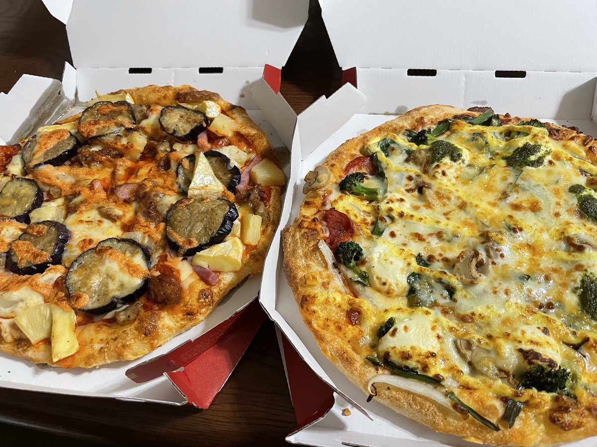 Kujirq314's tweet photo. トッピング全部のせ🍕 https://t.co/5I7x2LIzsY