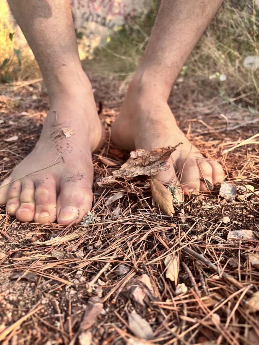 Elegantstrong's tweet photo. We're heading to the mountains; it's a beautiful day. #VeinyHands #MaleFeet #MensHands #MaleSoles #PiesDeHombre #HandModel #MensGrooming https://t.co/K4TxHr43DB