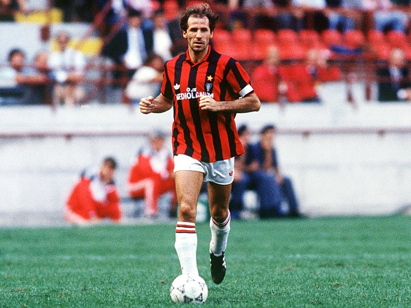 elbarroquista's tweet photo. Se ha ido el segundo mejor defensa de la historia del fútbol europeo. No tenía melenaza, ni tatuajes. Se casó con una camarera y no con una estrella del pop. Nunca se movió del equipo de su vida.

Arrivederci, Franco. https://t.co/f8XKPkuypq