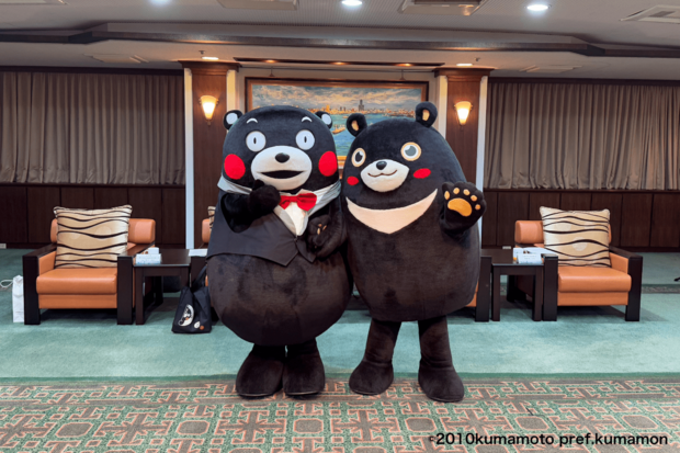 milkyway_i_jp's tweet photo. この熊さん、はじめくまモンのパクリかと思ったら、兄弟熊として熊本県も公認だとか。台湾は良いですよねえ。 https://t.co/3EcQ0slHDi
