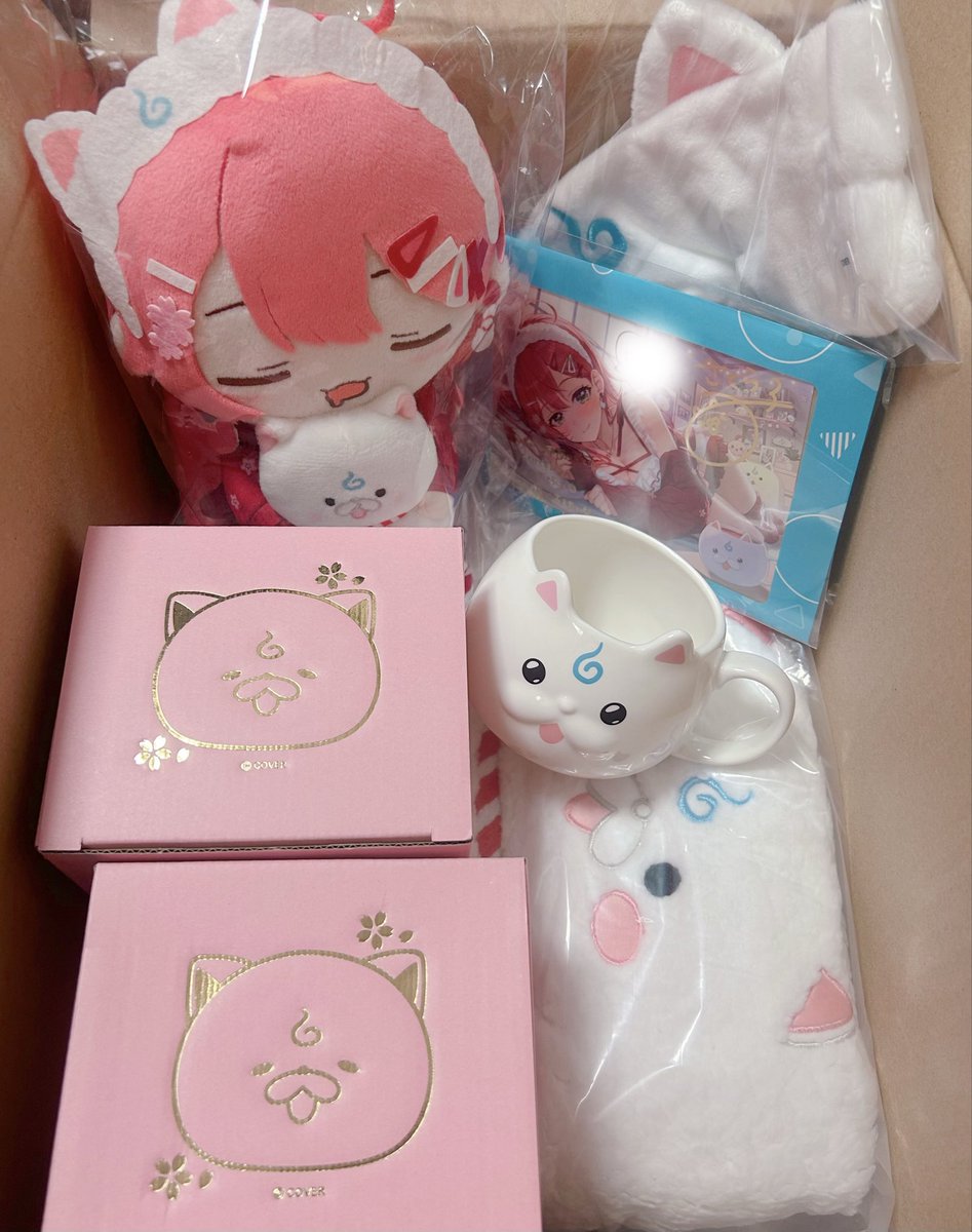 megullss0ss's tweet photo. #みこち届いたぞ 
届いたー！！！かっ可愛い〜〜！！！💖
ぬいぐるみも35Pマグカップも全部可愛い！！♡ᐡ⸝⸝> ·̫ <⸝⸝ᐡ♡
ポストカードのメッセージも嬉しかったにぇ🌸
みこち最高に可愛いグッズありがとう！！ https://t.co/swU286yaHR
