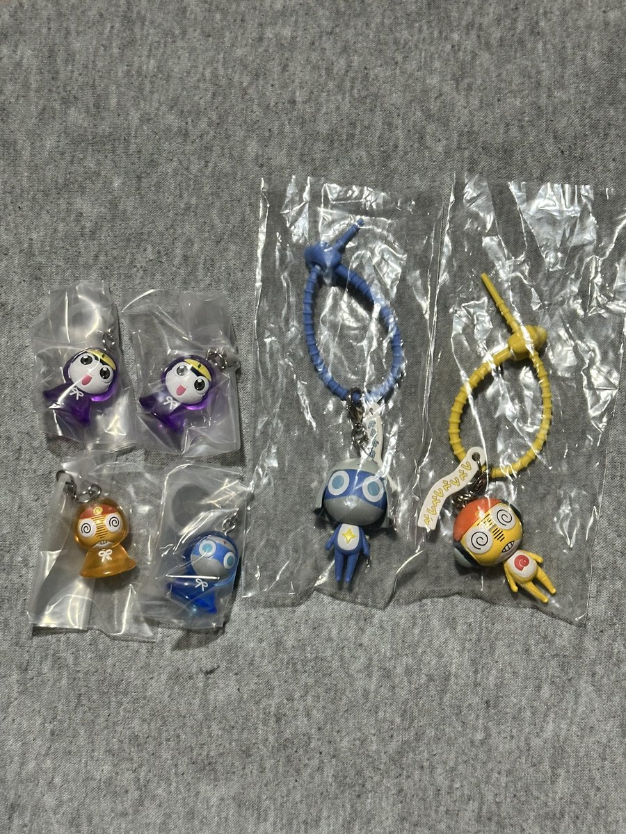ushiko_everyday's tweet photo. ケロロ軍曹 めじるし マルチチャーム ガチャ 交換

[譲]めじるし➞タママ×2、クルル、ドロロ
マルチチャーム：ドロロ、クルル

[求]めじるし：ギロロ
マルチチャーム：ケロロ、ギロロ

郵送での交換希望。
検索からもお気軽にお声掛けください！ https://t.co/wq2H9Bv3tP