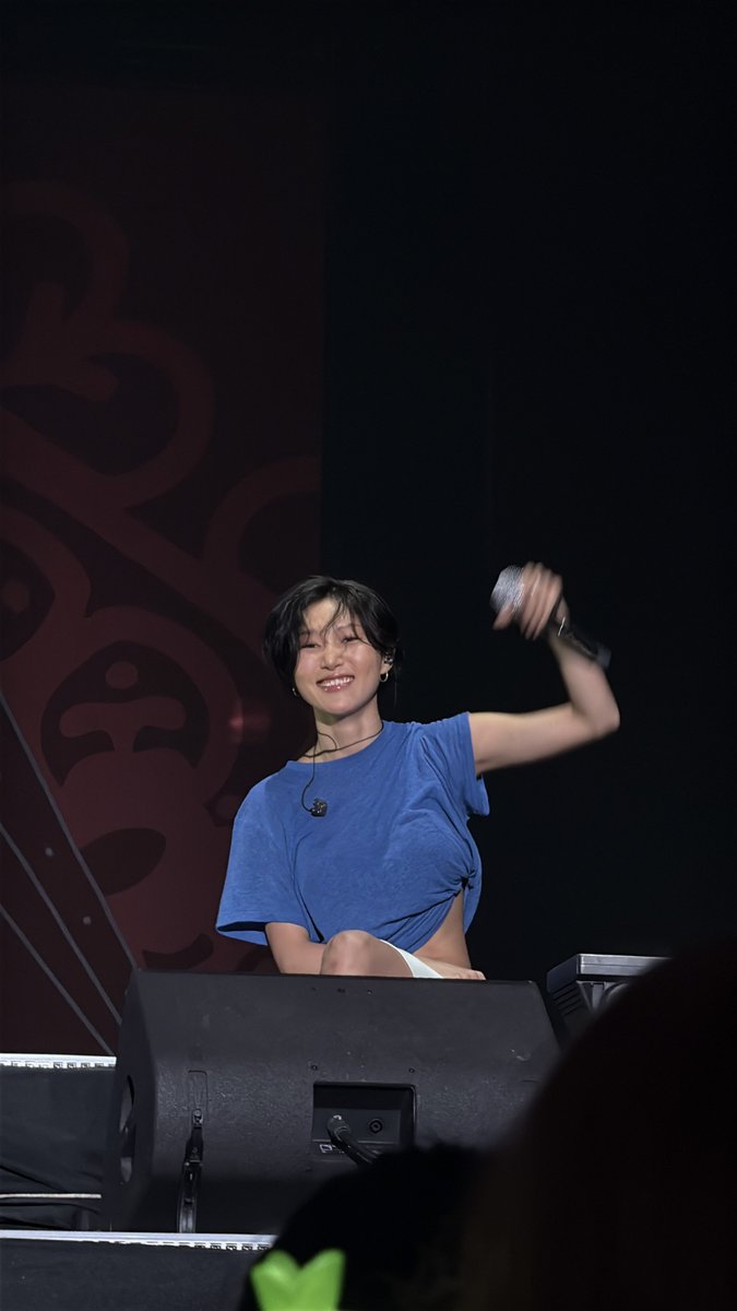 twicetional's tweet photo. AAAAAAAA HYEJIN KU ❤️‍🔥😍 #MAMAMOOinSG https://t.co/tWlibYph7r