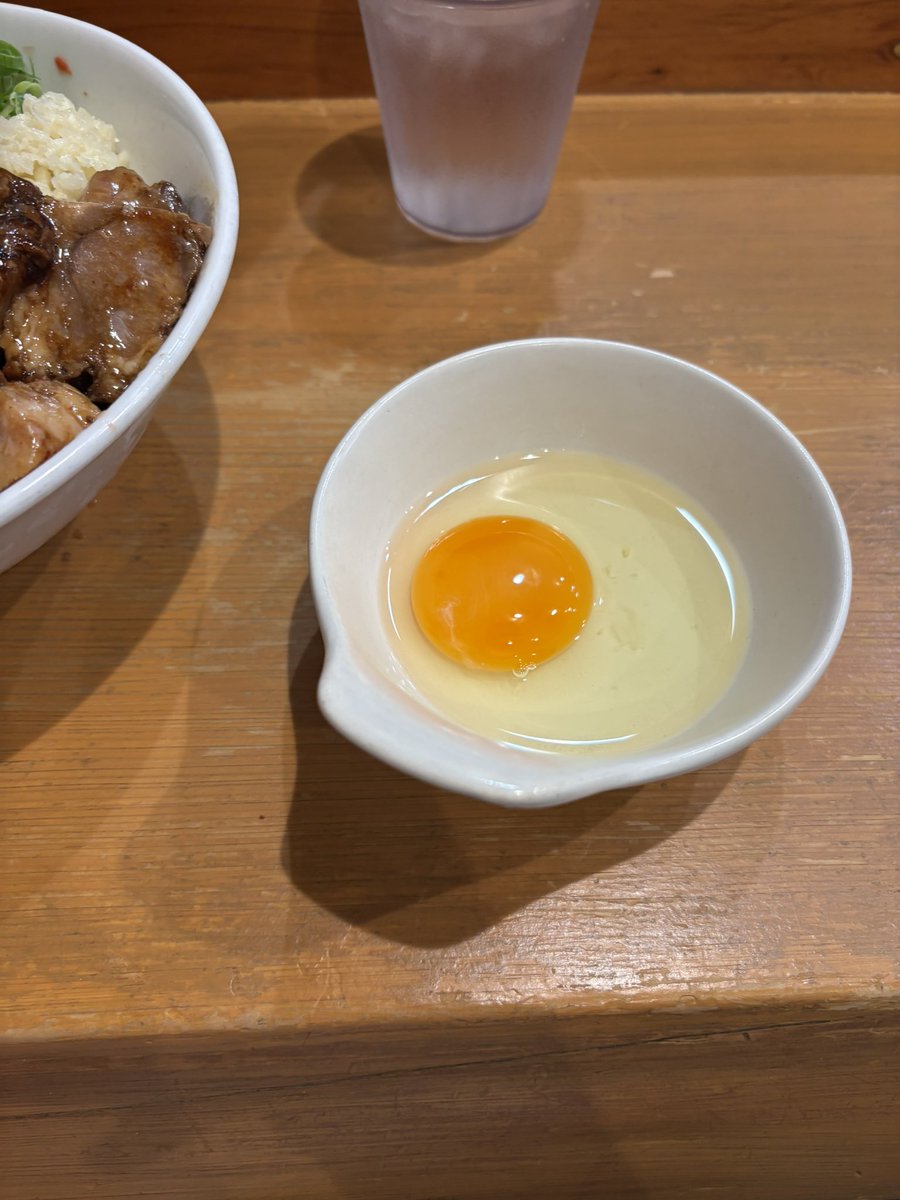 MateeeeLupin's tweet photo. #enten香 

梅冷やし汁なし300g  豚マシ　生卵

最後になんとか来れてよかったー💦結局、7月は冷やししか食べんかったぐらい限定美味かった🐴職場の近くにこんな美味いラーメン屋があって幸せです😀🍜 https://t.co/mQ4jPNsKwB
