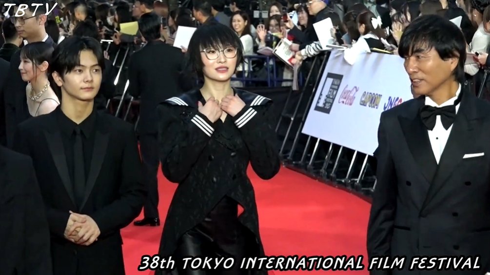 tbtvtwit's tweet photo. Tokyo Borderless TV【第38回 東京国際映画祭 レッドカーペット 03／配信中】◆SUZUKA(新しい学校のリーダーズ)、伊東蒼、齋藤潤、河森正治監督 ほか オフショット満載でお届け♪◆ ⇒ https://t.co/wV3nkoxHtR #SUZUKA #新しい学校のリーダーズ https://t.co/HVtRakaHlg