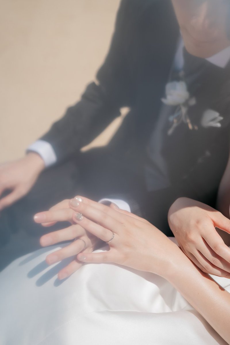 MST_KRFK's tweet photo. 一年のお付き合いを経て、先月、結婚しましたー！🍀

ここ一年はあまり紙をしばけてなかったけど、徐々にペースアップしていくので、また一緒に遊んでください！👊

急遽10月末ごろに結婚式もやることになりました！よかったら来ていただけると、めちゃ嬉しいですー！！！✨ https://t.co/8R7pE5Kc3a