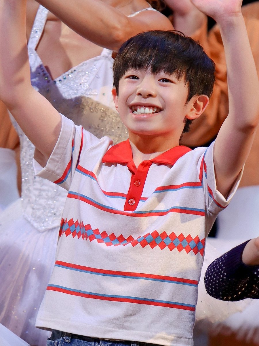 G__CD's tweet photo. 얘네 11살 동갑인거 아는 사람..........................
근데 이때 승주가 유누보다 더 아기목소리였고 진짜 쪼꼬맸음 https://t.co/6bfJ0h8Dme