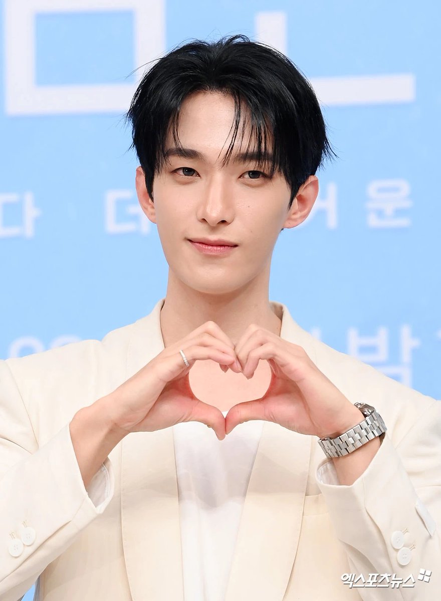 kyeomties's tweet photo. the dokyeom face meal today is legendary https://t.co/Rg4eCNo5Qf
