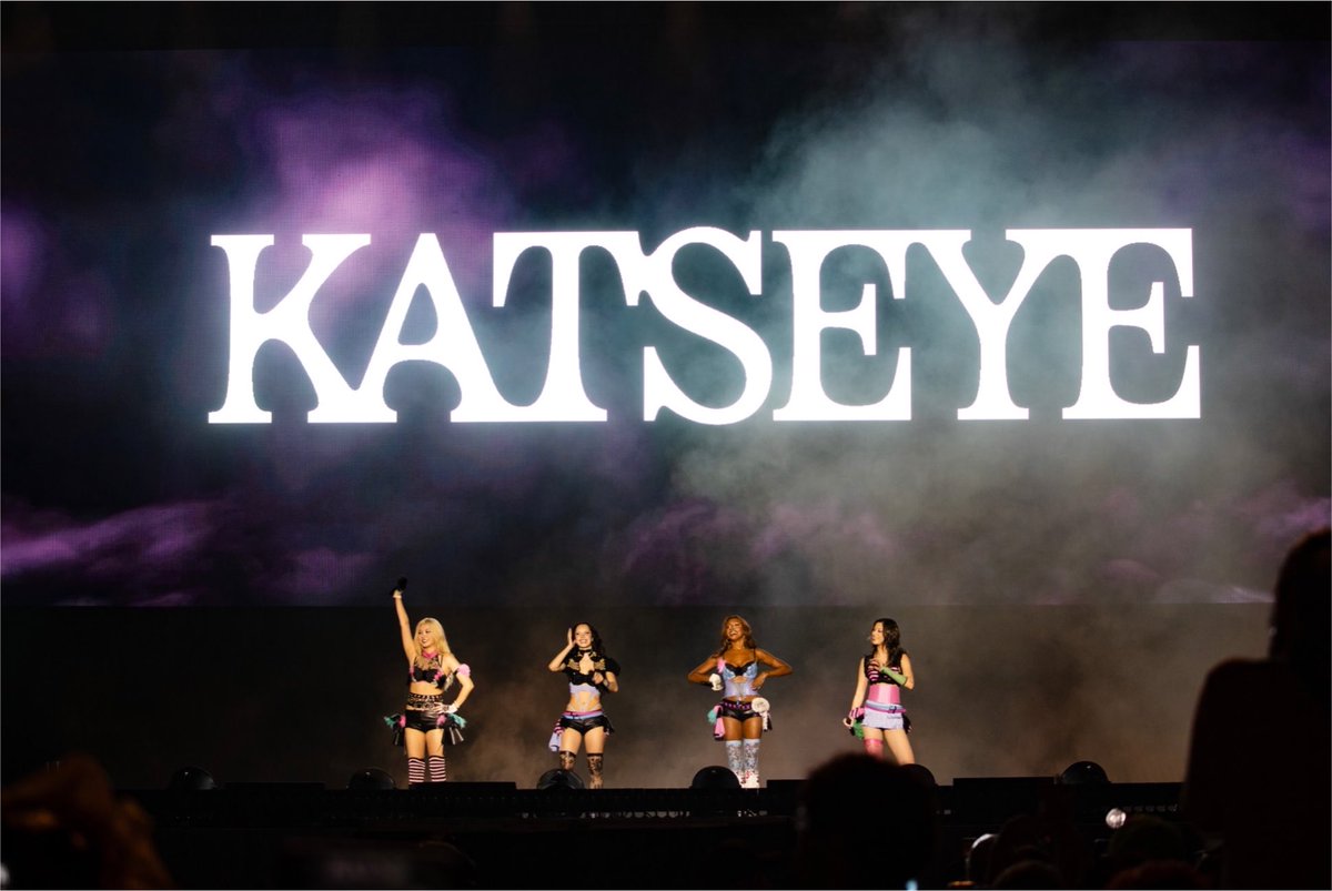 KATSEYEBASE's tweet photo. Just two years into their career, KATSEYE are now headlining their FIRST-EVER festival, HINTERLAND MUSIC FESTIVAL!

- a thread https://t.co/M4qSvvvzDA