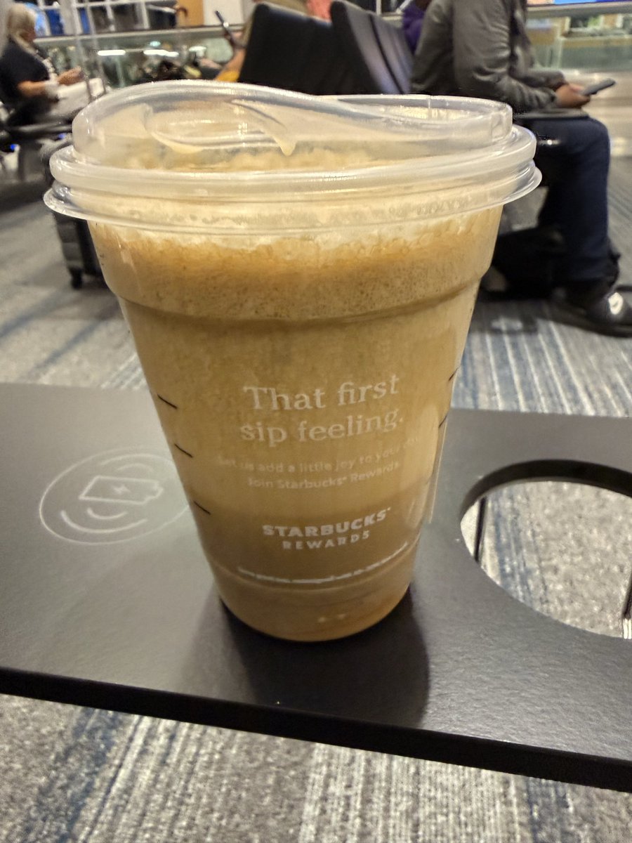 LAtelier207KC's tweet photo. Hey @Starbucks how about a little consistency…. Rush the process and you get the right… MEM airport, GSP airport, come on now… $9.00 for foam not nitro… probably had 50 hoping the product was as good as what I got in LA…. Shame on me for hoping it would be better… https://t.co/RAM5KjonYl