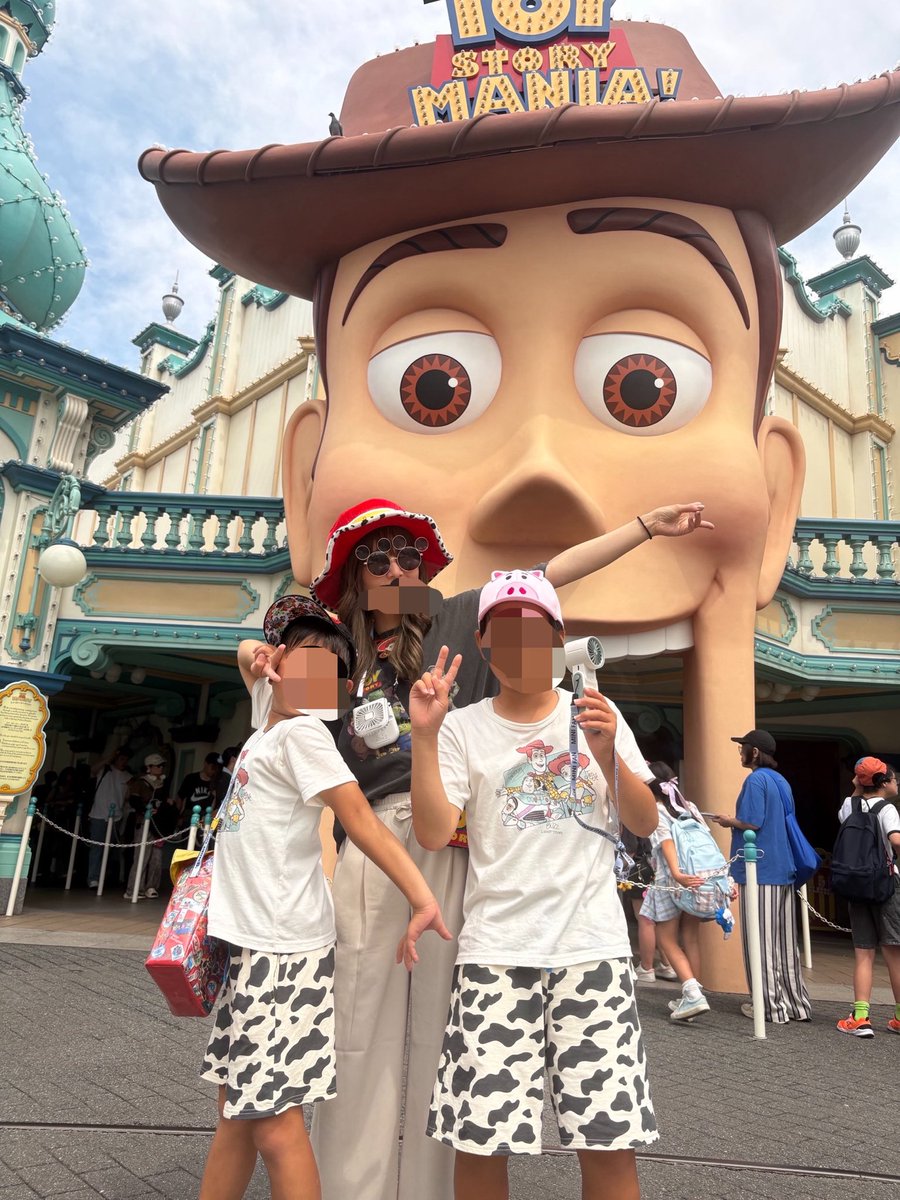 megu129y's tweet photo. 3年ぶりのディズニーシー！
結構涼しくて、ガラガラでアトラクションいっぱい乗れた〜🙌🏻 https://t.co/EXJe8tIRIL