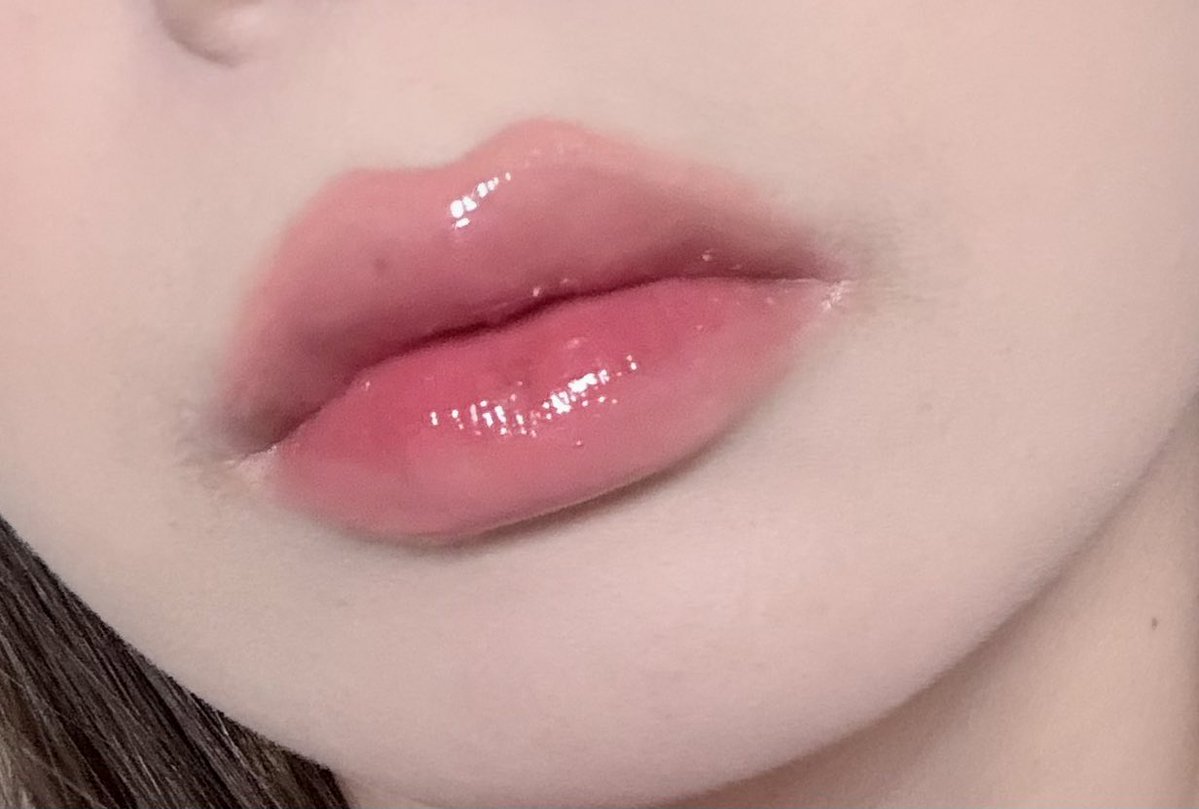 hamturii's tweet photo. 입술 바르다가 너무 예뻐서 코 벌렁거리기 13회 소리지르기 7회 https://t.co/3RiqaABllA