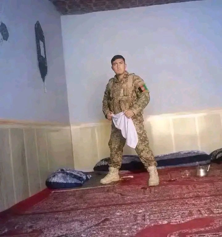 Imranullah7530's tweet photo. @Afghan_solider جمهوريت  لنډغر https://t.co/R46kKfQ38W