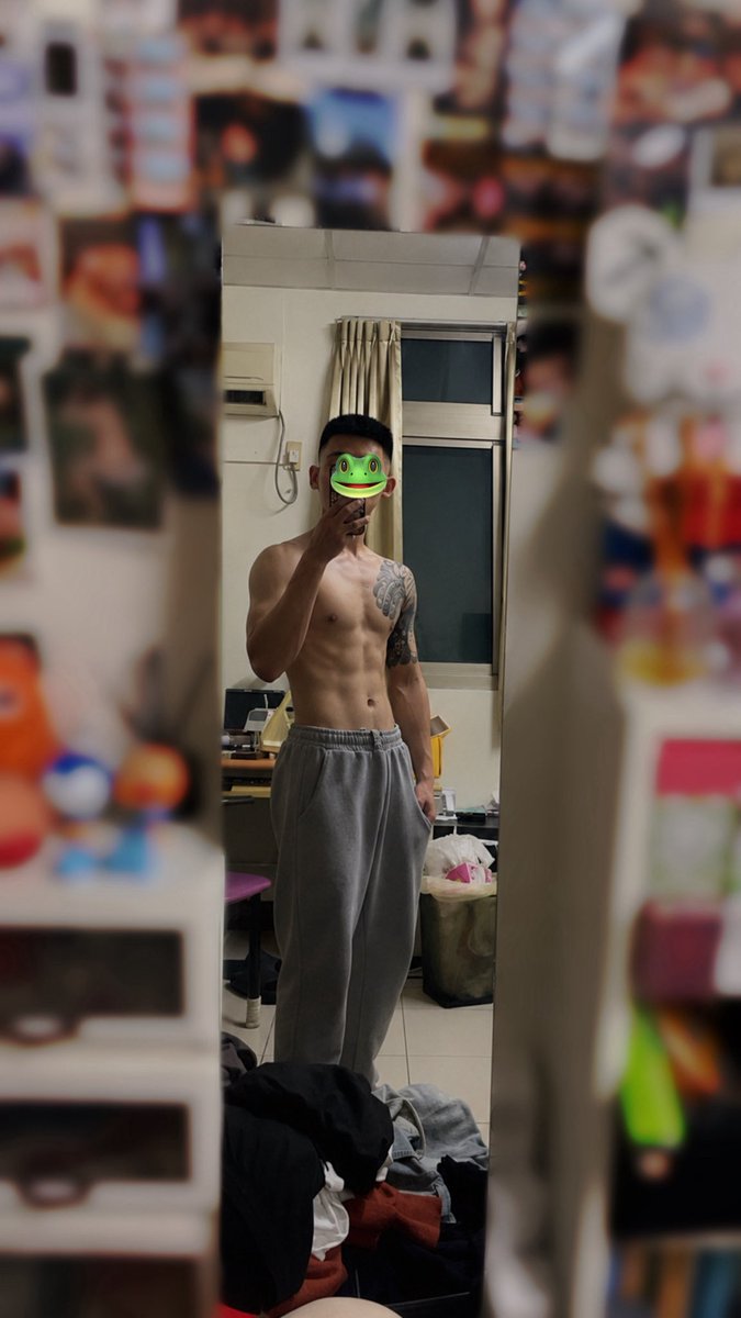 lonelyking0826's tweet photo. 別人脆上發身材照都一堆女生留言追蹤
為什麼我人生第一次
都是男生留言追蹤….
#台中 https://t.co/GxBJcMJl5r
