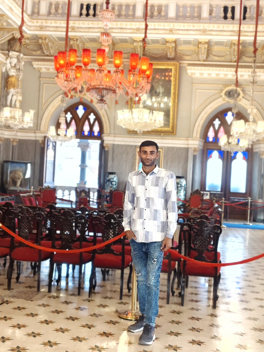 Haresh_Dhanera's tweet photo. "ભીડમાં ઓળખાવું સહેલું છે, પરંતુ પોતાના વ્યક્તિત્વથી યાદ રહી જવું મુશ્કેલ છે. 🌿" https://t.co/CzHiN8Jc5j