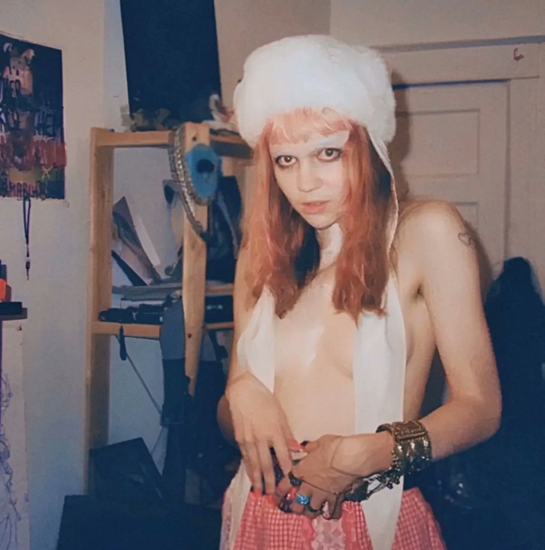 fairiescumfirst's tweet photo. grimes by marie jane (2011) ༉‧₊˚🕯️🖤❀༉‧₊˚. https://t.co/AsgvqicTZk