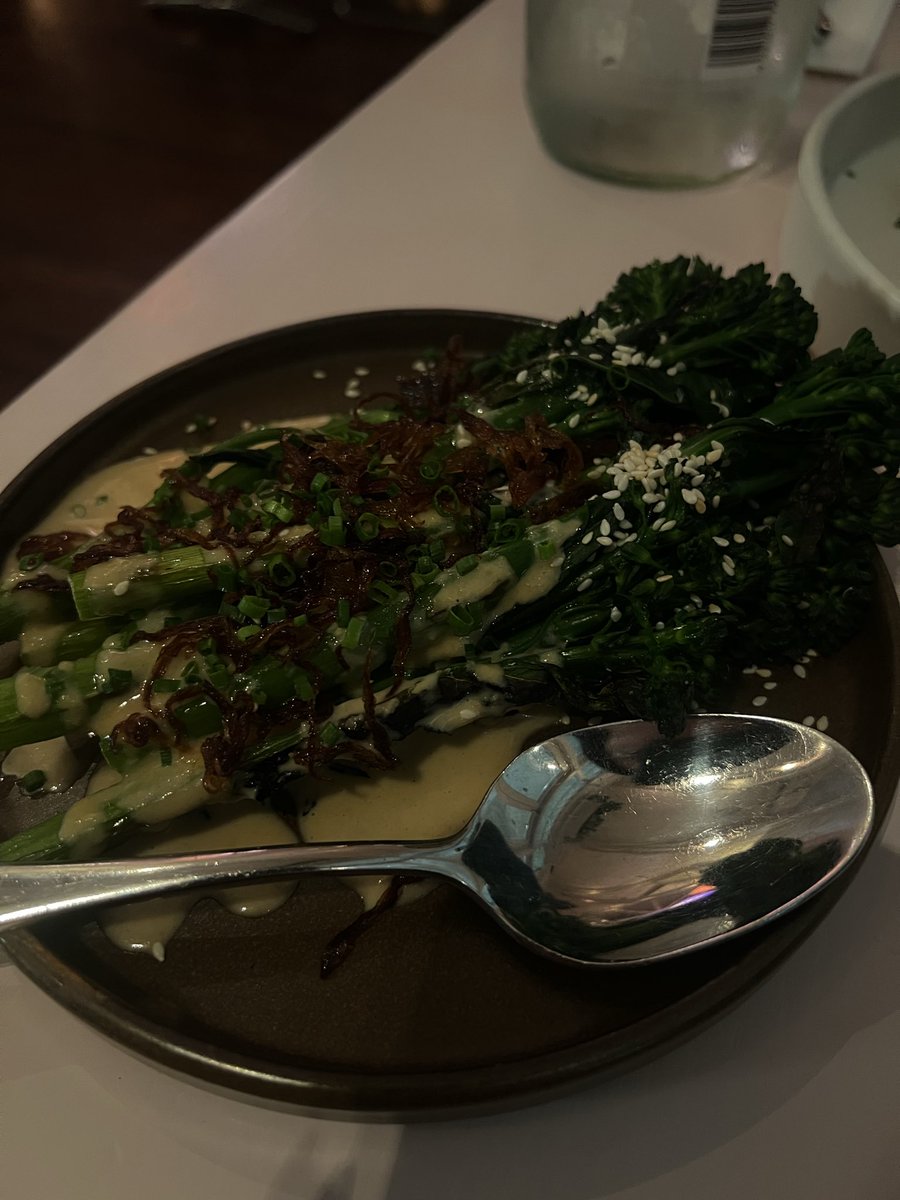 bygiovanaramos's tweet photo. Beef wellington, broccolini and fries https://t.co/c2WOO9BtU1