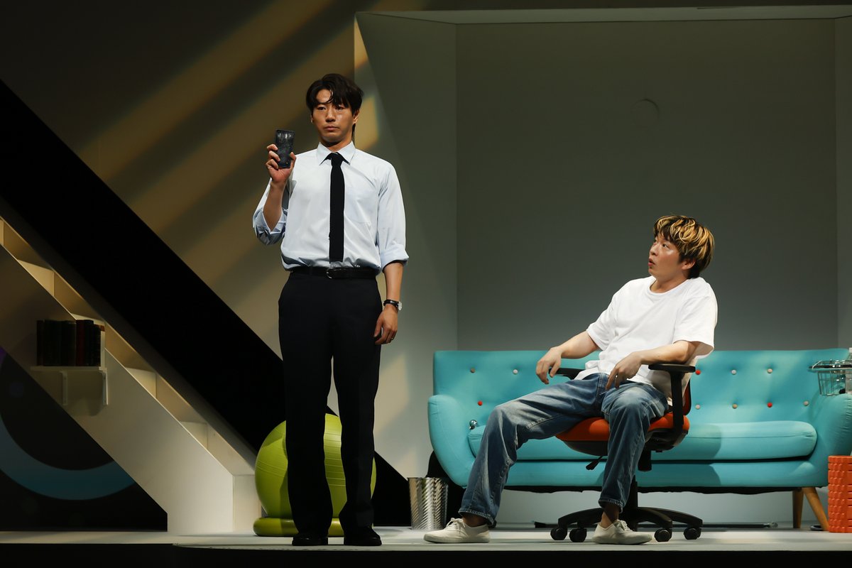 oricon's tweet photo. 田中圭、約1年ぶり芝居「緊張しました」
主演舞台きょう開幕
「逃げ場がないので、思い切りやるだけです」
⠀
✍🏻ゲネプロ取材会
https://t.co/xrby9McVKB
⠀
舞台『母さん、ラブソングです。』
東京、宮城、愛知、長野、大阪で上演
⠀
#母さんラブソングです https://t.co/QPqjiEi8Ld
