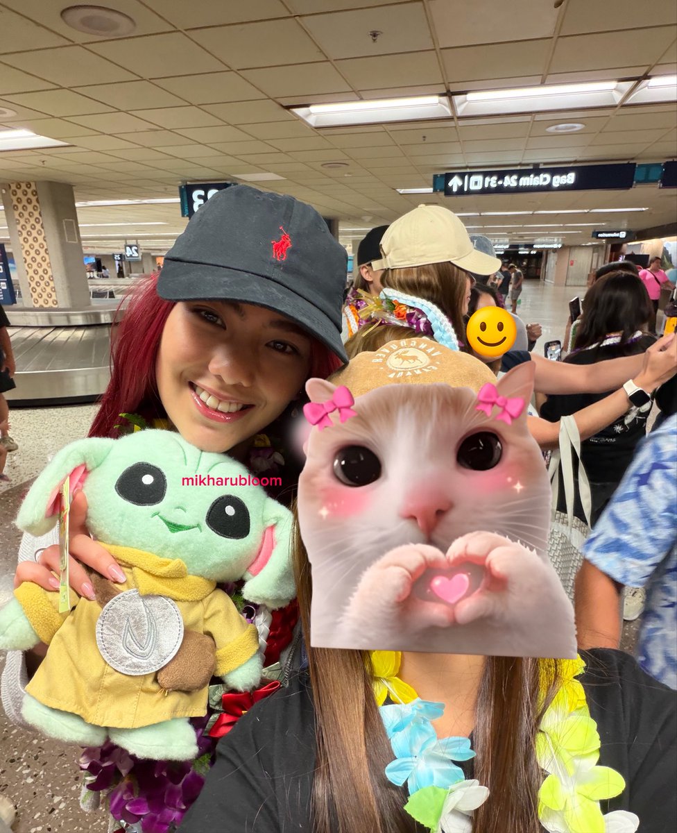 mikharubloom's tweet photo. I'm so happy that I got to congratulate her in person and tell her how excited I am to check out the MILI items. 🥹 
Mahal na mahal, @bini_mikha 💕 https://t.co/PJuM2fUhBK