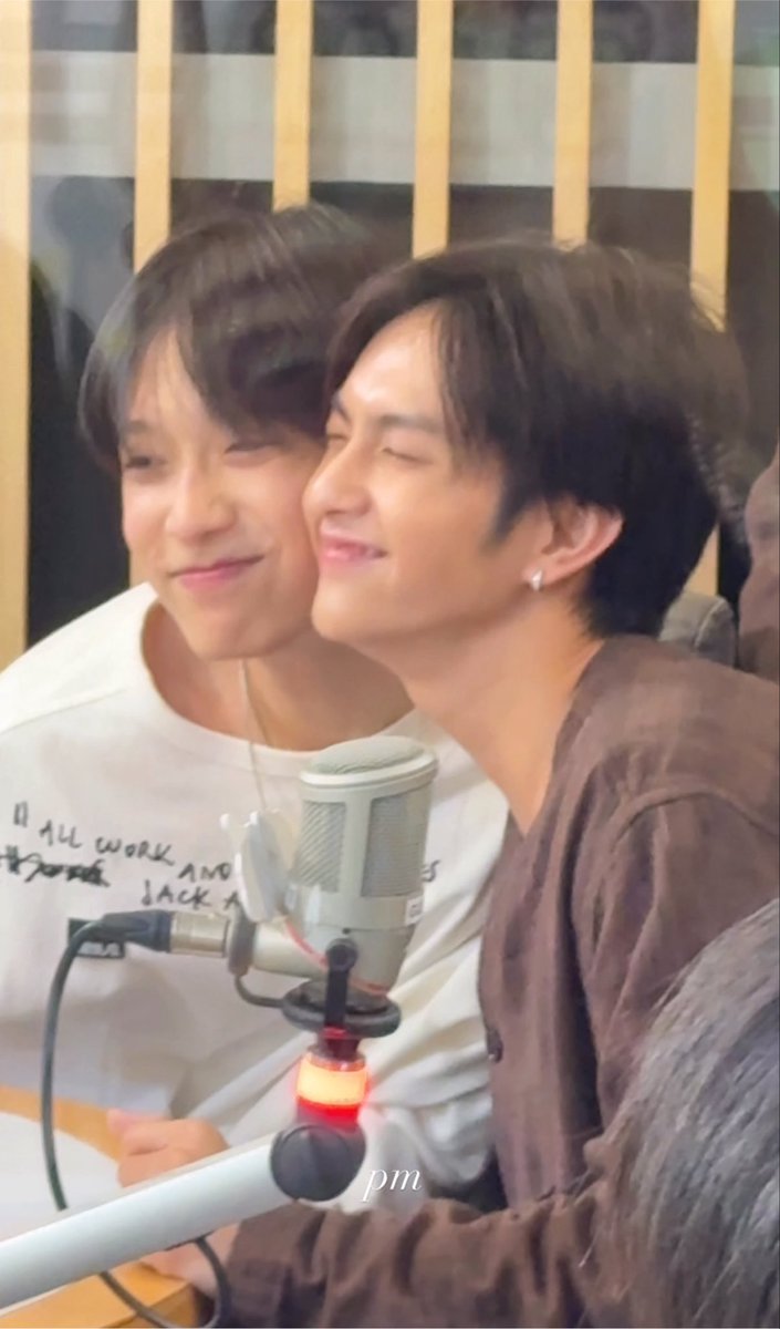 mmwithpp's tweet photo. พี่เน้กน้องเป้อซีนจุ่มแก้มน่ารักมากกก😭😭😭
#Flex1045xBUS_รักมักยาก #NEXnattakit #COPPERdechawat https://t.co/LNbpMpXCE1