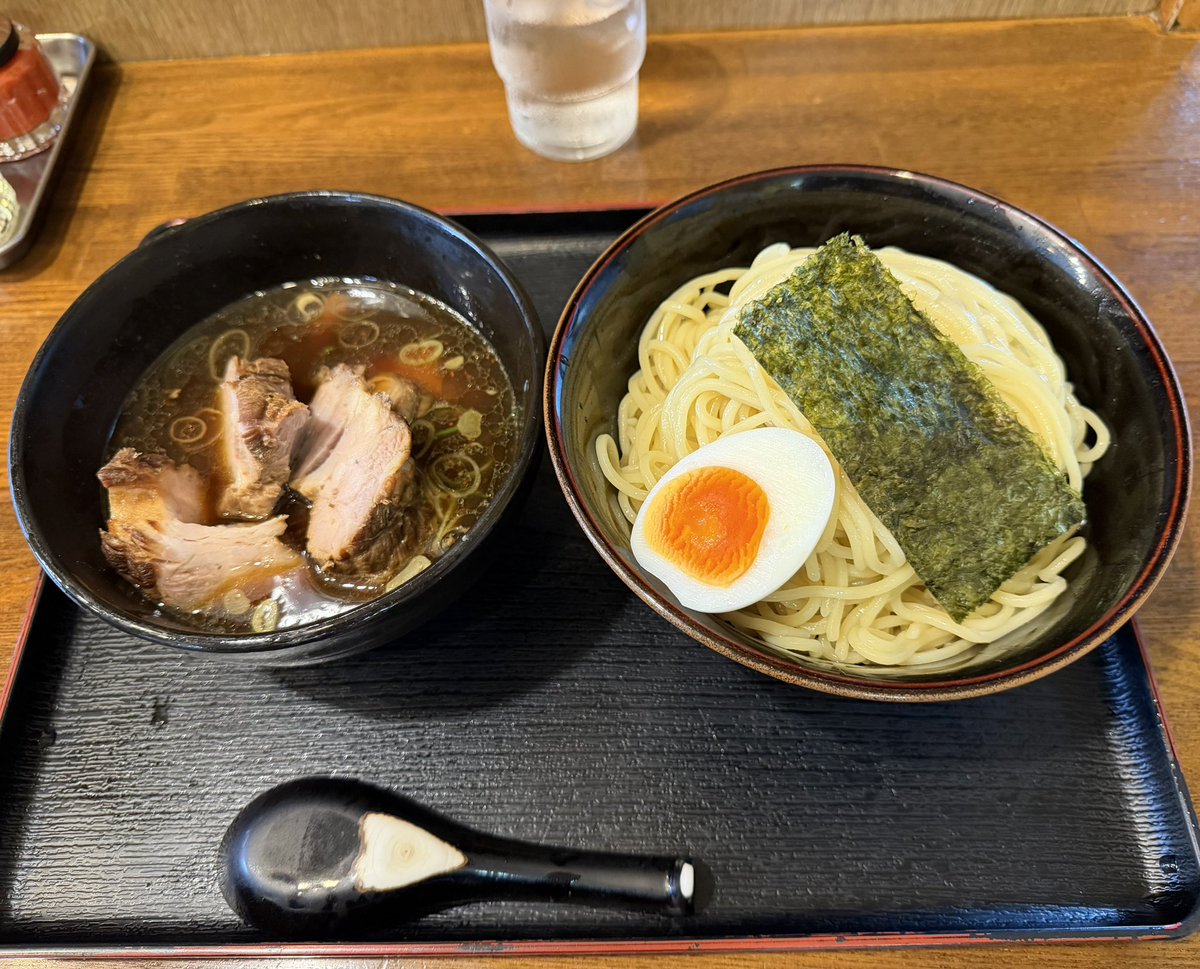 nao__919's tweet photo. 豪快🍜六会日大前

つけチャーシュー 大盛り

今日は日勤➞夜勤と仕事なので近所でサクッと1杯🍜✨
めちゃくちゃ美味しかった!!
特盛りにしたかったけど今日は我慢🥹
ご馳走様でした🙏 https://t.co/PzGDtTwdI8