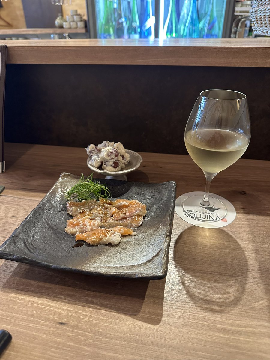 draco93ryu's tweet photo. 眼科検診なので眼鏡かけて出掛けたらあまりの見えなさにびっくり。新宿池袋歩くのめっちゃ怖かった。これは危ないと思って眼鏡を新しく作るために大泉学園に来たよ。

午前中から活動頑張ったので大好きなお店へ。お酒もおつまみもほんと美味しいんです。
@KOUJINA2 https://t.co/CZNhfq1UTJ