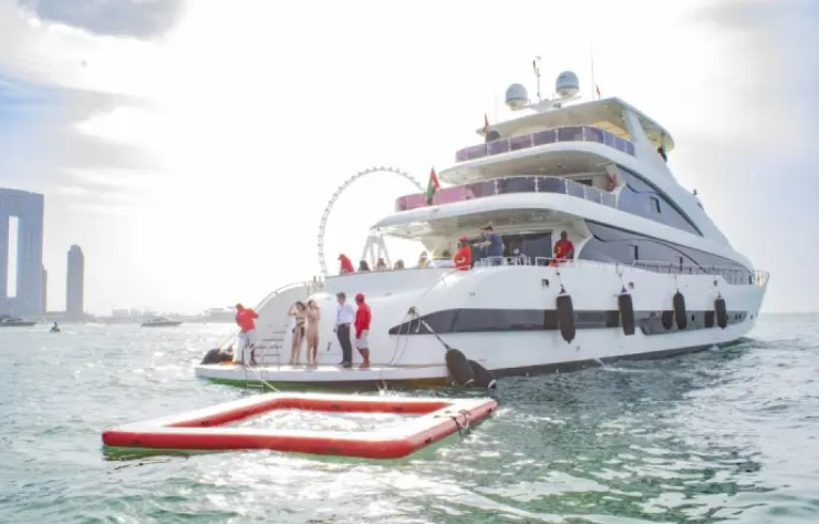 therantshoweu's tweet photo. Stop comparing your "behind the scenes" to everyone else’s "highlight reel." You see a guy with a boat and think "I want that." Do you actually want the maintenance and the stress of a boat? Or just the photo? 🛥️📸 #SocialMediaReality #ComparisonTrap #Focus #София #Пловдив #Варна https://t.co/4fKEgM3ov9