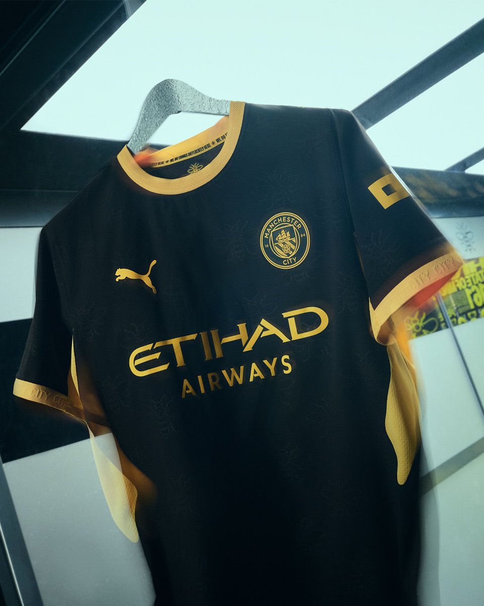 brfootball's tweet photo. Man City’s new away kit is here 🐝 https://t.co/V9mxCmgX4M
