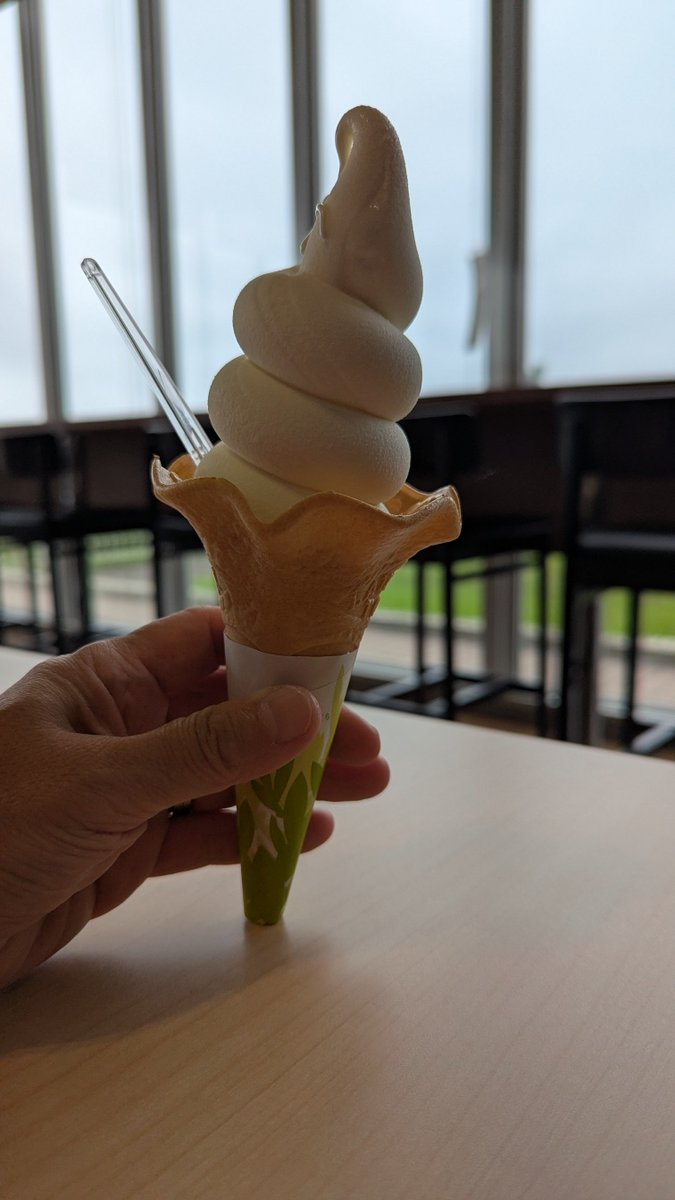 tamapi_09's tweet photo. 今日は海の駅で母恋めし食べて、道の駅でうずらんソフト食べて、地球岬で真っ白な霧に包まれて、旧室蘭駅を見に行った。#らんらん室蘭 https://t.co/PT2Cb2oMqZ