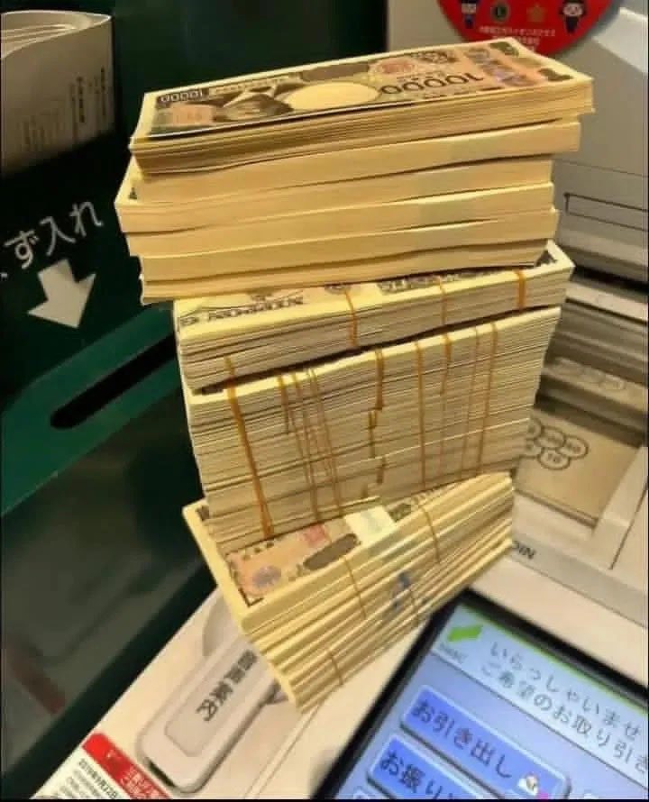 owen129235's tweet photo. これだけあれば给料日まで持ちますか…？ https://t.co/mLOSVonxOV