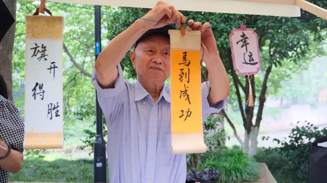 shui_han_'s tweet photo. Step into Song Dynasty charm! Lotus exhibition, classical performances &amp; vibrant market with calligraphy, quizzes, and free succulents. 🥰🥰🥰#WeLoveZhejiang #TimelessElegance https://t.co/k7pbLAuwL1