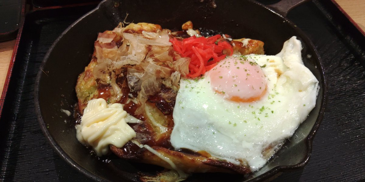 MITUDON's tweet photo. はい。　
弊社は明日から夏休みでございます。と言う訳で今年も超銭湯スタート。ハワイアンフェアとかのガーリックシュリンプぷりぷり。 https://t.co/qL7hlT5ej1