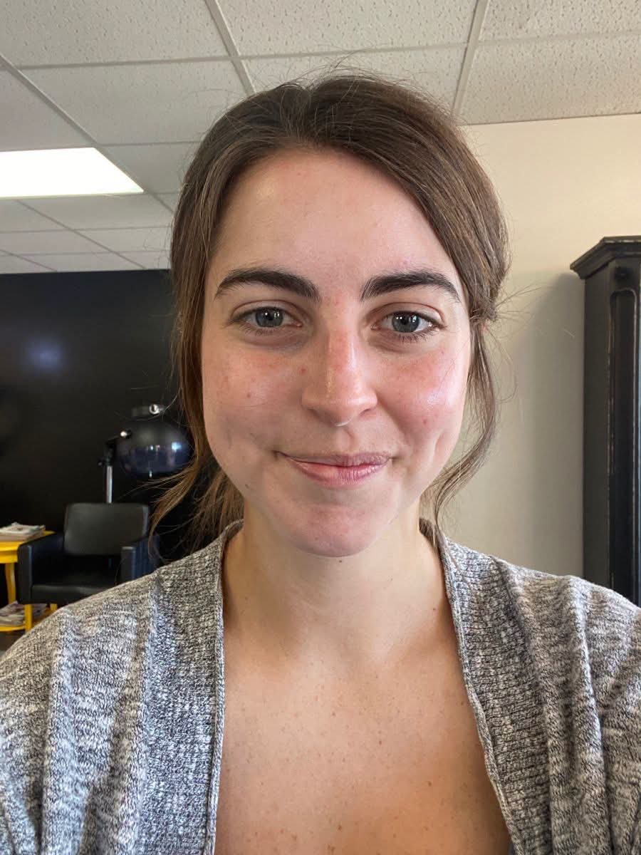 Dasiy364's tweet photo. This is me without any makeup 
Do I look pretty ? https://t.co/pcJBmlidlV
