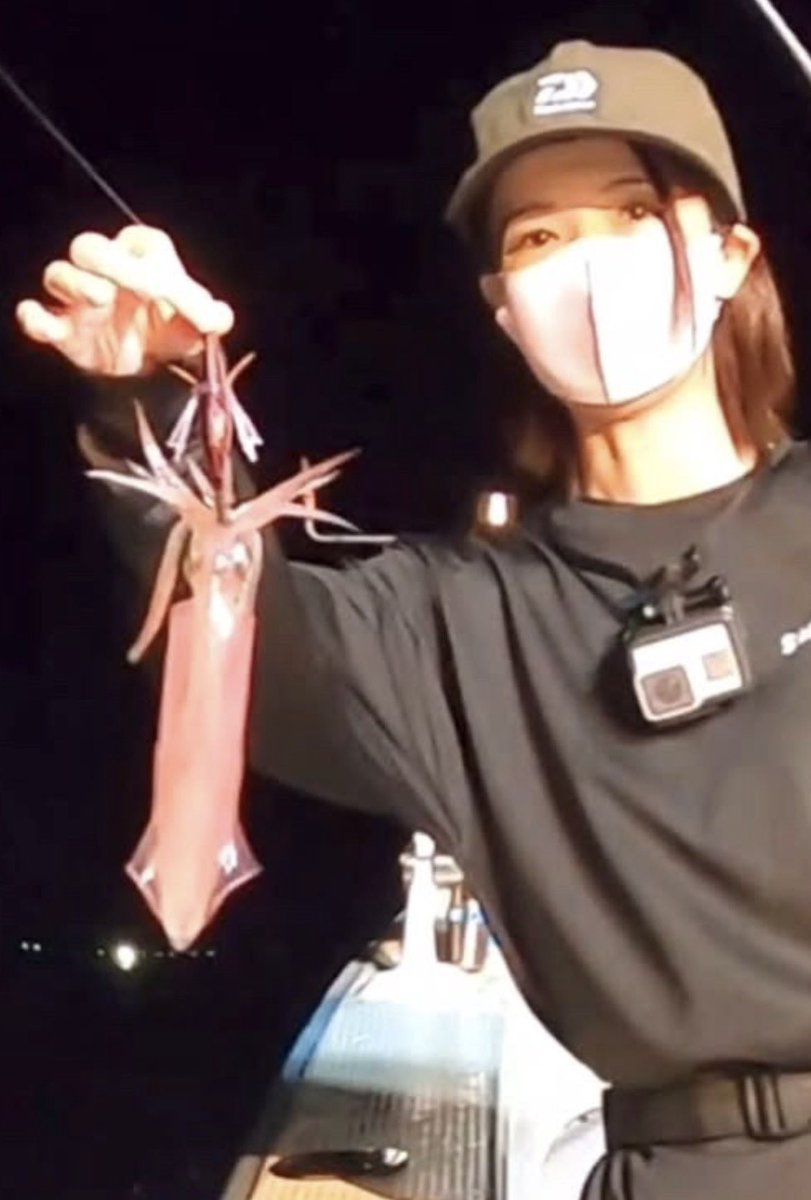 HirePira's tweet photo. https://t.co/l6q1ZE2sww

みかんさんがワイのアレで釣りまくるよ🦑 https://t.co/elNTXhxWty