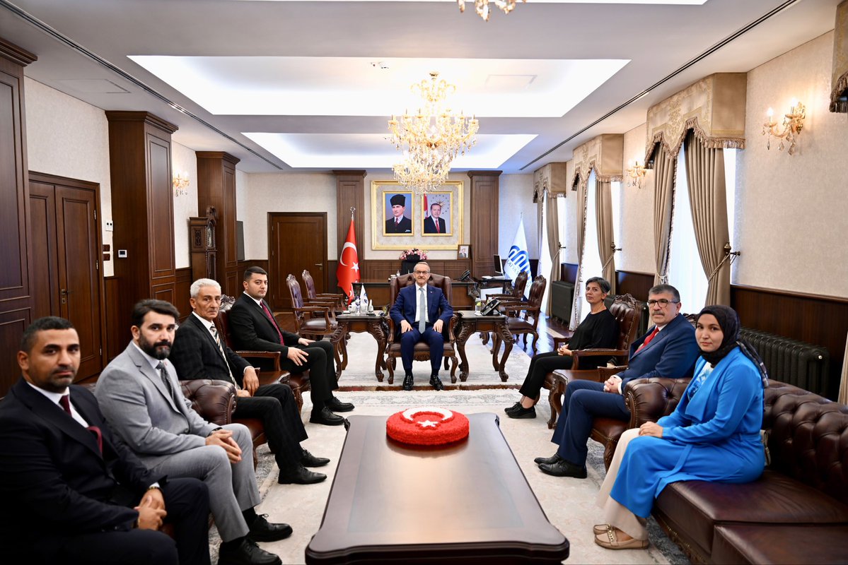 SeddarYavuz's tweet photo. CHP Malatya İl Başkanı Hakan Satılmış ve Beraberindeki Heyete Ziyaretleri İçin Teşekkür ederim. https://t.co/TNJN4AqEgz