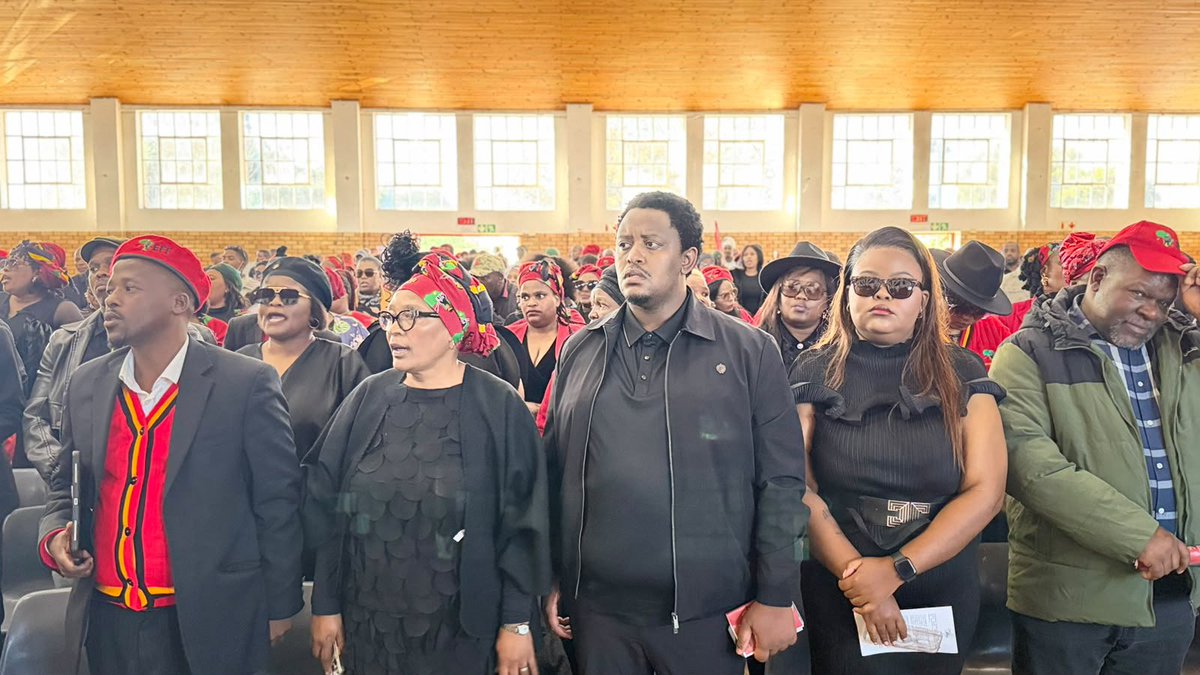 EFFEASTERNCAPE_'s tweet photo. 🕯️Rest in Peace🕯️

EFF National Chairperson, Cmsr. @NolutshunguN, is among the Commissars and Fighters gathered at Swanepoel Hall in Gqeberha to bid a final farewell to fighter Zanele Mali-Sikawuti.

#RIPFighter https://t.co/bV9v7Pe4en