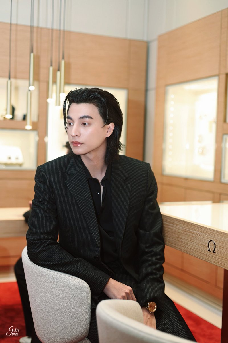 Gulfkanawutofc's tweet photo. หล่อแบบเรียบหรูดูแพง😉

GULF ICON OMEGA 
#GULFxOMEGAICONSIAM
@gulfkanawut https://t.co/TFppnlW459