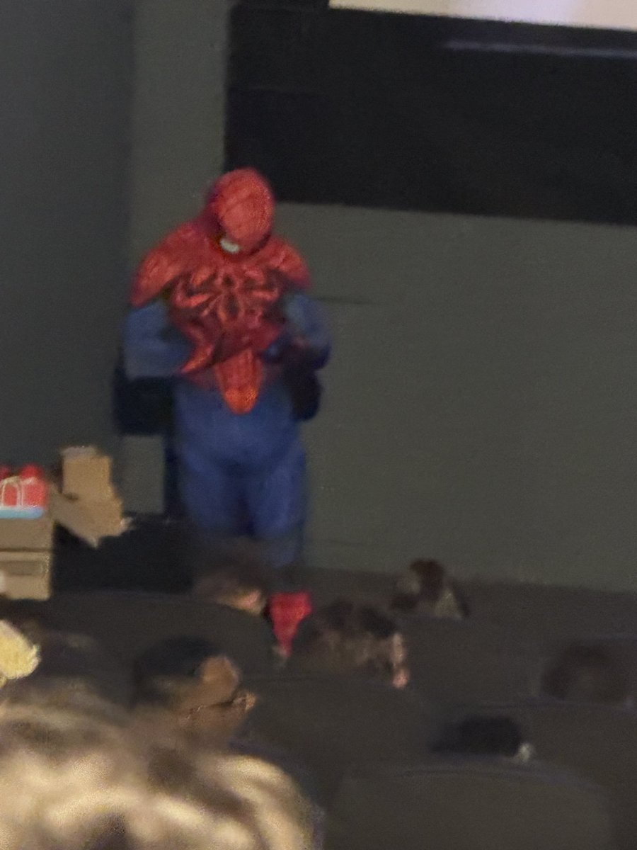 rads456's tweet photo. @SpideyTracker  Spider-Man was spotted @MONTECASINOZA fighting other multiverse of Spider-Man https://t.co/Top8gK4FIs
