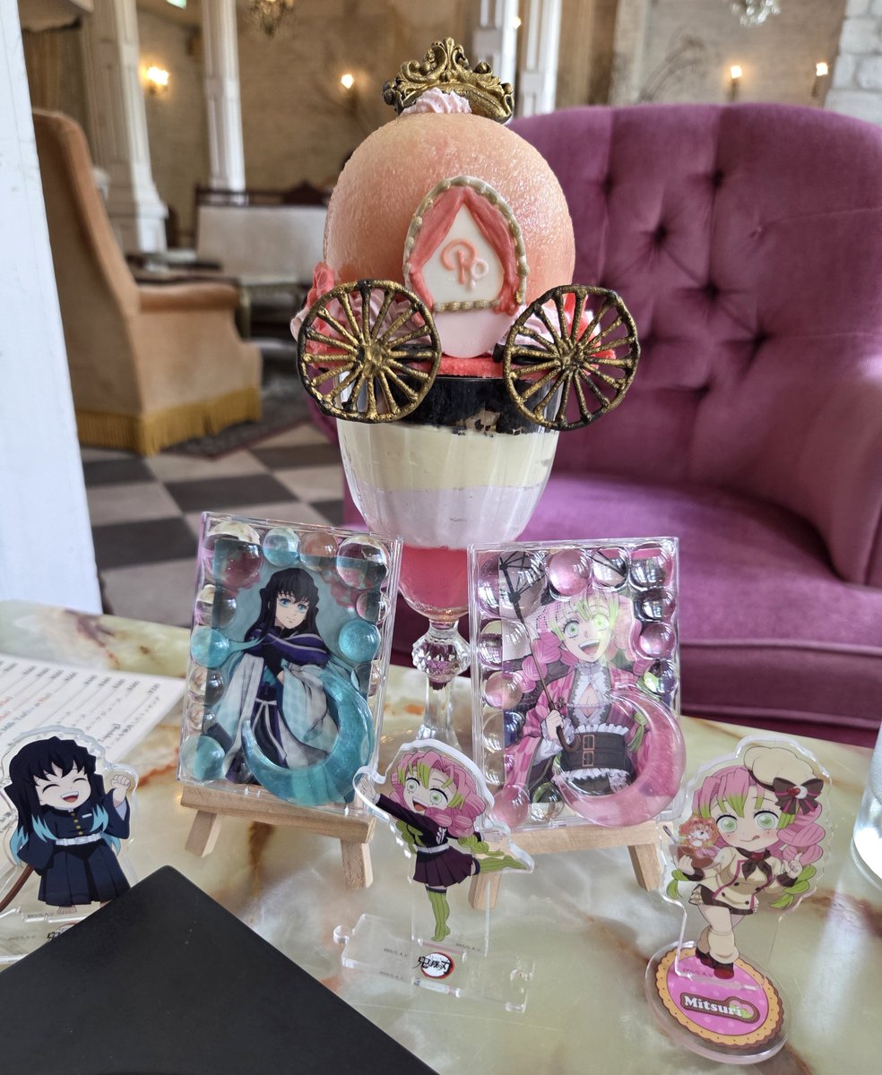 JBHztLVidA30891's tweet photo. 鬼滅もキングダムも一番くじ引けなかったのでその資金で行ってみたかったお店へ。Instagram見てて近場だった🫣もも美味しいヤバイ😱💧ポップポテトもちもち😆
何より店員さんが｢蜜璃ちゃん‼️
次の映画楽しみですよね😊｣って話しかけてくれたのが嬉しかった😆
#PincoPicon
#shigechabesデコケース https://t.co/ABwWHlJO59