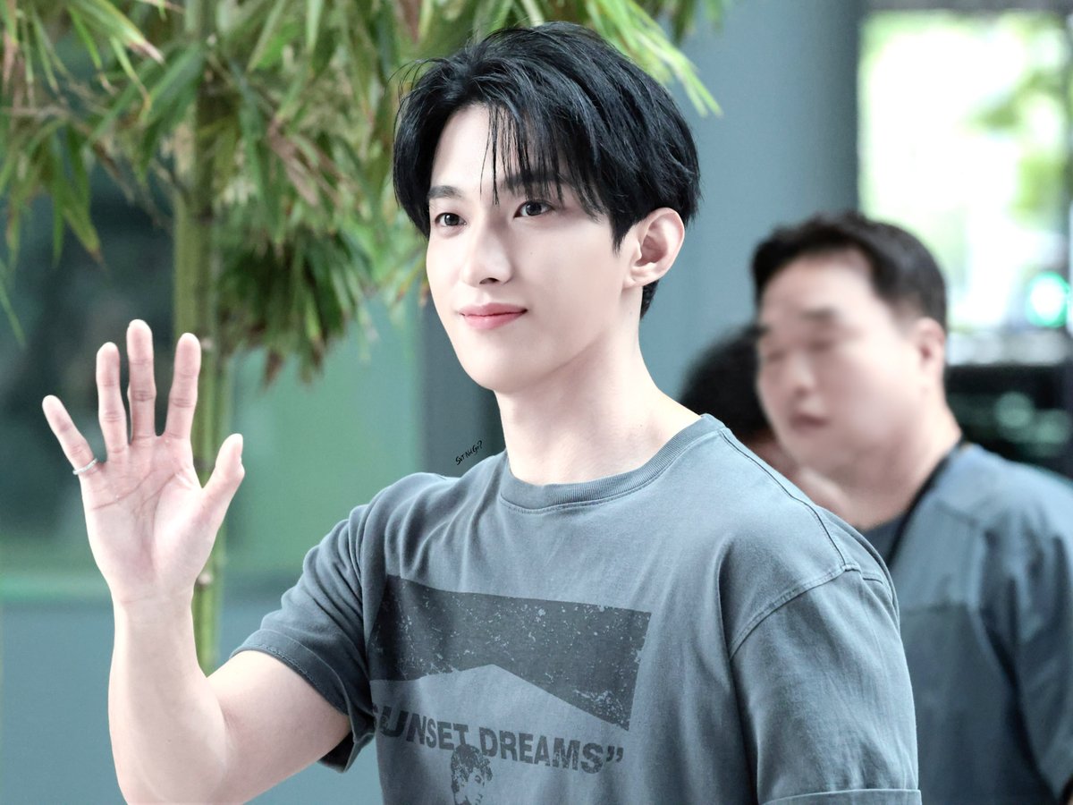 SVTNol_Go's tweet photo. 260731 내 남은 연애 제작발표회 퇴근길  #도겸 #DK #석민 #ドギョム #세븐틴 #SEVENTEEN

겸아아아 이뿌다... https://t.co/sbwIrRuUtt