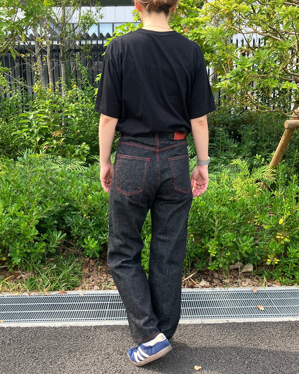 ALVARK_TOKYO's tweet photo. 各アイテムのサイズ感はこちら💁

✅163cm女性：ジャケットS, スカートM着用
✅171cm女性：パンツS着用

タイトスカートは動きやすいよう、後ろにスリットが入っています✨

※中村選手の着用サイズは、Webページに記載しています。

🔗シリーズの詳細
https://t.co/i7jvQUgWXb